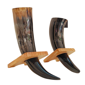 Ensemble de cornes à boire avec support en bois, surface en corne naturelle polie, qualité exceptionnelle, article à thème viking le plus vendu - Product Image 5