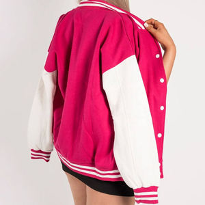 Abrigo de béisbol recortado de moda para mujer, chaqueta universitaria de diseño personalizado, chaqueta Bomber rellena de algodón con bordado de parche de cuero - Product Image 3