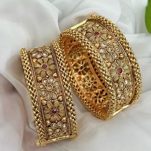 À la mode Plaqué Or Mat Beau Look Deux Ensemble De Bracelets Élégant Bracelets Ouvrables Pour Les Femmes Pour La Collection De Vêtements De Mariage - Product Image 1