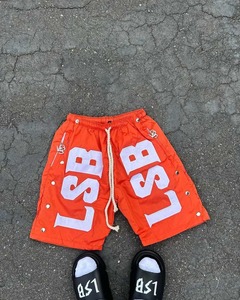 Pantalones cortos de hombre de talla grande con cordón y logotipo personalizado con parche desgastado y estampado 100% algodón para hombre - Product Image 2