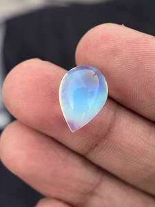 พลอยมูนสโตนสีรุ้งธรรมชาติทรงลูกแพร์สำหรับทำเครื่องประดับจากอินเดีย - Product Image 4