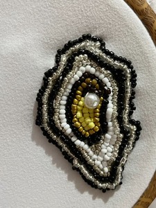 Nouveauté : porte-clés brodé de perles personnalisées et accessoires de sac en perles de rocaille, breloques de sac brodées à la main en perles de rocaille - Product Image 2