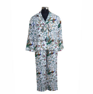 Conjunto de pijamas de algodón con estampado floral de pavo real blanco para mujer, suave y elegante de primavera ropa de dormir, ropa de uso diario tejida - Product Image 1
