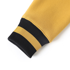 Sudadera con Capucha Premium Unisex Personalizada Mason Old Gold Prep, Bolsillo Canguro, Cordones Negros, Ribete a Rayas, Ropa Urbana de Invierno - Product Image 6