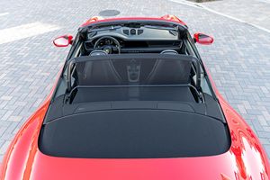 Reloj 2021 911 Carrera S Cabriolet Sport Package - Product Image 3