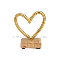 Décoration en bois en forme de cœur avec accent en métal, base en bois de manguier, ornement romantique pour table, cadeau de mariage, décoration d'intérieur