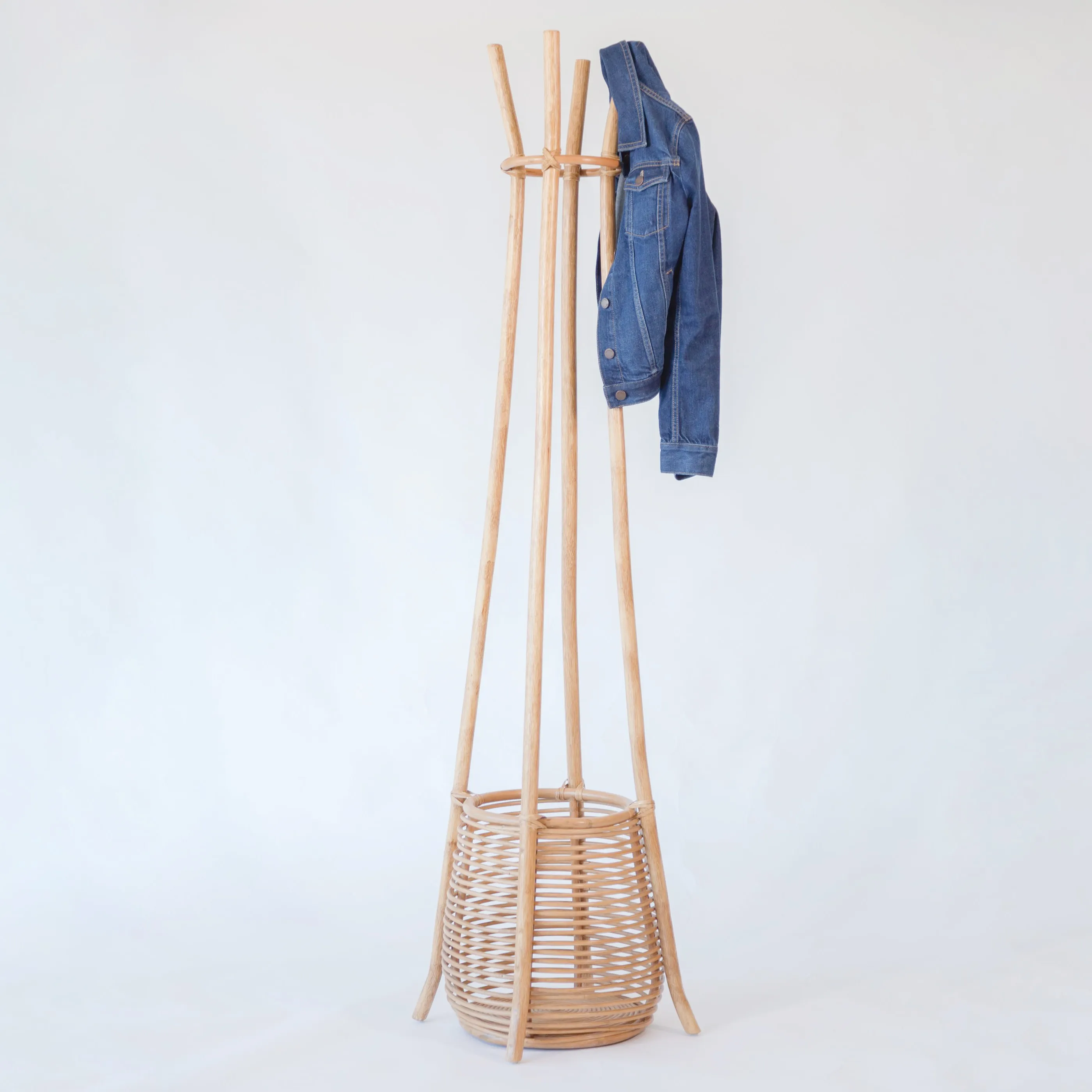 New design rattan racks home accessories coat clothing rack with storage for clothes and coats