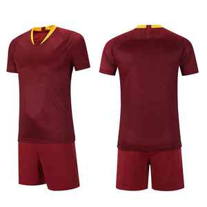 Uniformes de Fútbol OEM Hechos a Medida, Transpirables, 100% Poliéster, Camisetas y Pantalones Cortos de Fútbol con Logotipo Personalizado para Hombres, Mujeres y Equipos Deportivos - Product Image 3