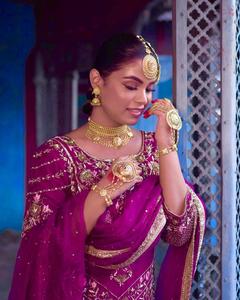 Nouvelle tenue de soirée de créateur en soie chinon lourde, haut fantaisie et dupatta, sharara entièrement cousu avec broderie de sequins et de fils - Product Image 2