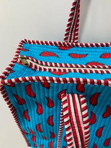 Bolsa de Mano Acolchada de Turquesa Hecha a Mano con Motivo Rojo Bordado, Bolsa de Compras de Algodón, Bolsa Grande para Viajes y Uso Diario - Product Image 3