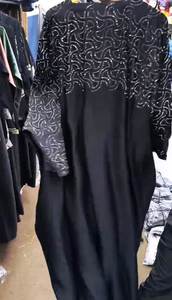 Vêtements musulmans traditionnels islamiques élégants et modestes pour femmes, abaya de style Dubaï haut de gamme-Accessoire inclus - Product Image 3