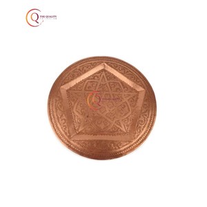 Plateau de gravure florale en cuivre pur en métal de forme ronde Style Standard Home Hotel & Restaurant Table à manger plateau de service plaqué - Product Image 6