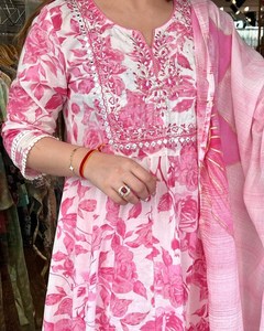 Haute qualité femmes imprimé rayonne Anarkali avec Dupatta ensemble indien porter manches trois-quarts bas porter à vendre - Product Image 4