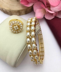 Pearl Bangle With Ring - Product Image 1