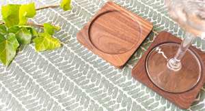 Sous-verres en bois de hêtre noyer tampons de boisson carrés résistants à la chaleur pour thé café décor de cuisine Durable sous-verres en bois fabriqués à la main - Product Image 3