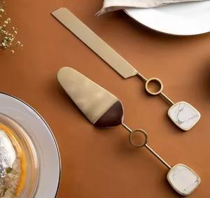 Juego de Servidores de Pastel con Cuchillo Dorado, Grabado para Bodas, Fiestas de Cumpleaños y Eventos - Product Image 6