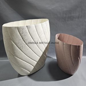 Vase à fleurs en métal aluminium sur mesure, vente en gros, finition brillante, vase moderne pour salon, hôtel, fournisseur OEM, exportateur - Product Image 4