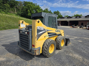 Chargeuse compacte à chenilles d'occasion 2017 GEHL R220 & Gehl V210 haute performance avec moteur principal, pompe, boîte de vitesses, hydraulique Changjiang - Product Image 4