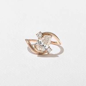 แหวนหมั้นผู้หญิงทันสมัย คุณภาพสูง โมอิสซาไนต์ 1.7 กะรัต ชุบทอง 14k ความใส VVS2 ทรงกลมเจียระไนแบบบริลเลียนท์ - Product Image 3