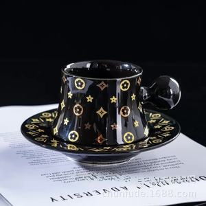 Ensemble de tasse et soucoupe à café et à thé en céramique à motif moderne avec boîte cadeau, écologique et durable, capacité de 230 ml, ronde pour la poignée - Product Image 5