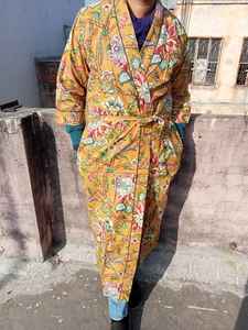 Femmes longue imprimé fleuri coton Kimono Robe corail velours doux peignoir poche bouton fermeture thermique été vêtements de nuit Plus - Product Image 2