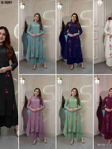 Ropa Étnica India de Algodón Reyon con Bordado, Kurtis Listos para Usar con Conjunto de Plazzo para Vestir Casual y Festivo - Product Image 2
