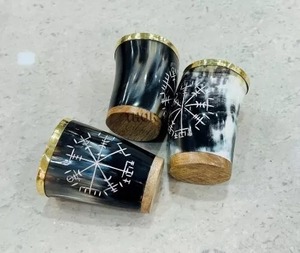 Haute qualité naturel fait à la main Viking corne verrerie tasse Style nautique Animal thème récipient à boire avec jante en laiton poli - Product Image 6