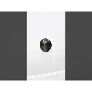 Turmalina Verde Natural Ojo de Gato de 8.72 ct, Gema Suelta Pulida, Calibrada, con Efectos de Morganita, Zafiro y Jade, Corte Ovalado, Certificación IGI - Product Image 3