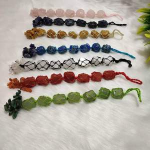 Pulsera de suspensión de piedra caída de alta demanda para meditación o alivio del estrés y energía Reiki disponible a precio con descuento - Product Image 3