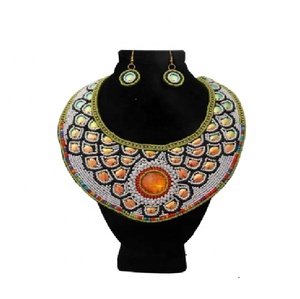 Collar con cuentas de vidrio bordadas para mujer, joyería africana, collar de perlas, Collar corto de hojas, América, color dorado y negro - Product Image 3