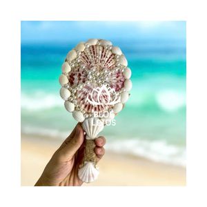 DISPONIBLE Venta al por mayor Seashell Hand Mirror Utilizado como una herramienta de belleza funcional y una pieza simple para mejorar el tema de la decoración costera - Product Image 3