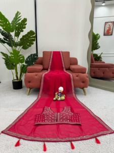 Magnifique sari en faux georgette avec broderie et latkan fantaisie, blouse non cousue incluse, travail de fil de créateur - Product Image 3