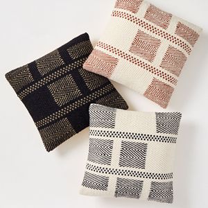 Housses de coussin en laine tissées à la main de style européen élégant housses de coussin en laine texturée frange pour maison hôtel pour chambre salon - Product Image 1