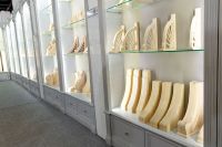 Consolades en bois massif sculptées à la main, modernes et de qualité supérieure |   Îlot de cuisine personnalisable pour villa |   Résistant à l'humidité