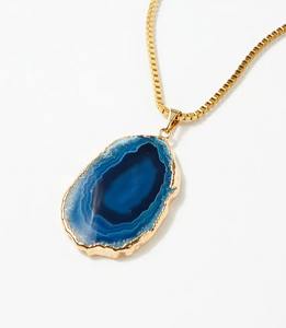 Collier pendentif en agate plaqué or écologique de luxe pour femmes avec pierre naturelle Design moderne pour les fêtes et les vacances - Product Image 4