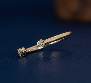แหวนแต่งงานแบบมินิมอลประดับเพชรเลี้ยงในห้องปฏิบัติการ ทอง 14K ชุบโรเดียม น้ำหนัก 0.12 กะรัต ทรงกลมเจียระไนแบบบริลเลียนท์ พร้อมตราประทับ - Product Image 3