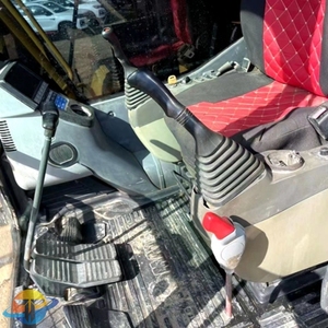 Excavatrice Komatsu PC240-8 d'occasion, modèle 2016, capacité de la benne de 1,2 m³, bonnes performances, composants originaux japonais, moteur. - Product Image 2