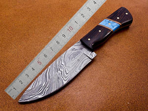 Cuchillo desollador de acero de Damasco hecho a mano personalizado con mango de madera de Rosa hermosa Funda de cuero grado EDC compatible con OEM - Product Image 3