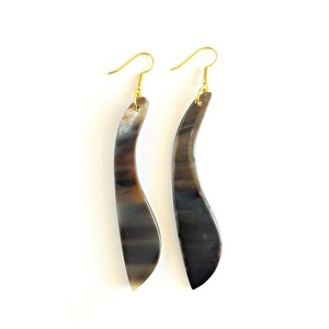 Pendientes Minimalistas de Cuerno para un Look Elegante, Fabricante y Proveedor de la India, para Fiestas y Eventos de Moda - Product Image 1