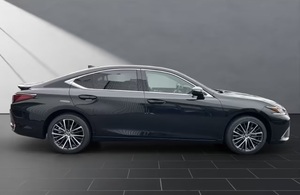 LEXUS ES 300h Usata 2025, 5 Posti, Ibrida, 218 CV, Euro 6e, 4 Cilindri, Cambio Automatico, Guida a Sinistra - Product Image 4