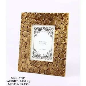 Cadre photo en métal ton cuivre poli forme carrée à bord mince pour les mariages et les utilisations décoratives festives - Product Image 2