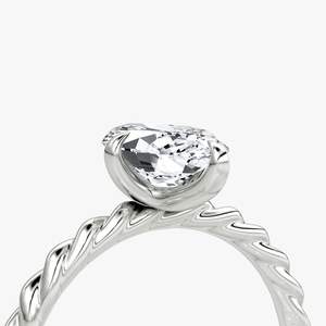 Anillo de Compromiso de Plata de Ley 925 Chapado en Oro con Moissanita de Corte Brillante, Estilo Cuerda, Joyería Elegante para Boda Tishya - Product Image 1