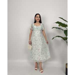 Vestido de Crepé Transpirable 2134 con Cuello Cuadrado, Cintura Natural y Diseño Estampado - Product Image 1