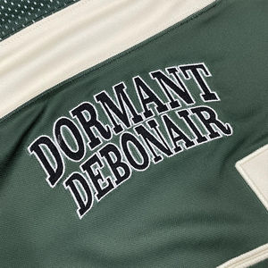 Camiseta de fútbol americano negra personalizada con hombros caídos, logotipo bordado por sublimación de gran tamaño, conjunto de fanáticos de moda para adultos - Product Image 2