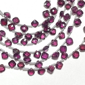 Gros Coussin Forme Briolette Rose Grenat Facettes Fantaisie Pierre Perles Pierre Naturelle 5-6.5MM Perceuse Latérale pour la Fabrication de Bijoux - Product Image 3