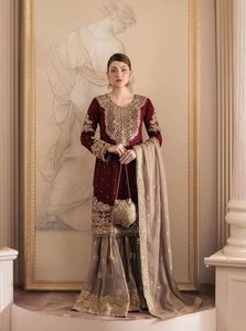 DESIGNER GEORGETTE VRAI MIROIR CODAGE SÉQUENCE BRODERIE TRAVAIL TOP SHARARA AVEC DUPATTA MAROON - Product Image 3