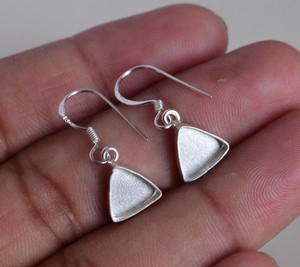 925 argent Triangle lunette tasse boucle d'oreille réglage Base vierge 4x4mm à 25x25mm pour résine travail bijoux à bricoler soi-même fabrication approvisionnement en gros - Product Image 1