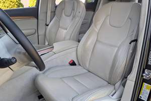 Volvo XC90 T8 E-A W D Excellence 2017 d'occasion, modèle de luxe ultra-rare, groupe motopropulseur hybride rechargeable de 400 ch, bleu magique métallisé - Product Image 5