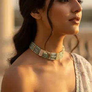 Collier ras de cou tendance pour femmes en perles d'aigue-marine, chaîne à maillons géométriques mignonne avec des pierres précieuses en diamant, perle et quartz - Product Image 2