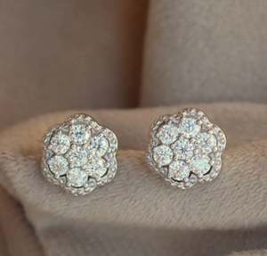 Boucles d'oreilles en argent de style floral Moissanite Testeur de conception de fleurs délicates Approuvé Tous les bijoux en moissanite - Product Image 3